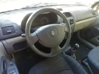 Здавання транспортного засобу renault clio ii fase ii (b/cb0) authentique року 2002 потужний k9k a7