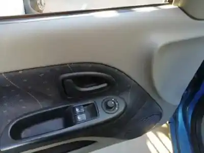 Здавання транспортного засобу renault clio ii fase ii (b/cb0) authentique року 2002 потужний k9k a7
