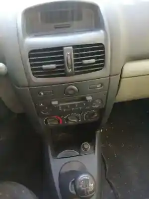 Здавання транспортного засобу renault clio ii fase ii (b/cb0) authentique року 2002 потужний k9k a7