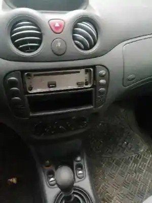 Veículo de Sucata citroen c3 1.1 collection do ano 2003 alimentado hfx