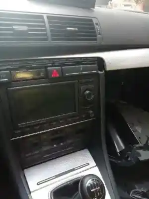 Veículo de Sucata audi a4 avant (8e) 2.0 tdi do ano 2008 alimentado bre