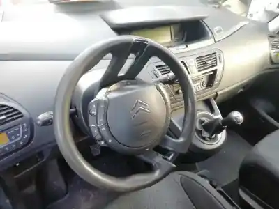 Veículo de Sucata citroen c4 picasso cool do ano 2010 alimentado 9hz