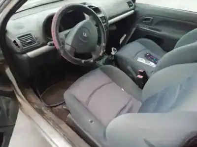 Здавання транспортного засобу renault clio ii fase ii (b/cb0) authentique року 2003 потужний k9k b7