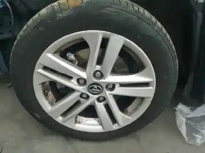 Veicolo di demolizione toyota corolla (e21) hybrid active dell'anno 2019 alimentato 2zr