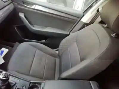 Здавання транспортного засобу skoda superb (3v3) active року 2018 потужний dfga