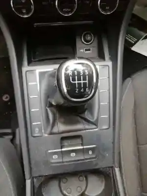 Здавання транспортного засобу skoda superb (3v3) active року 2018 потужний dfga