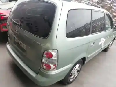 Sloopvoertuig hyundai trajet (fo) 2.0 crdi gls van het jaar 2004 aangedreven d4ea