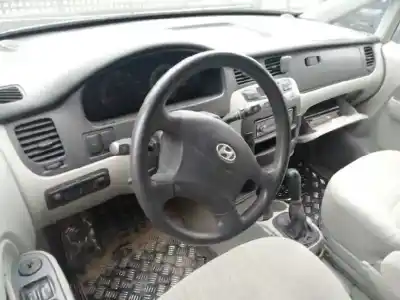 Sloopvoertuig hyundai trajet (fo) 2.0 crdi gls van het jaar 2004 aangedreven d4ea