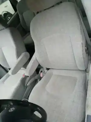 Sloopvoertuig hyundai trajet (fo) 2.0 crdi gls van het jaar 2004 aangedreven d4ea