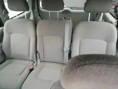 Sloopvoertuig hyundai trajet (fo) 2.0 crdi gls van het jaar 2004 aangedreven d4ea