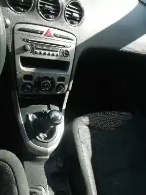 Veículo de Sucata peugeot 308 sw sport do ano 2010 alimentado 9hx