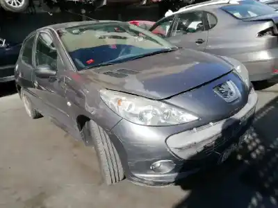Vehicul casat peugeot 206+ básico al anului 2010 alimentat hfx