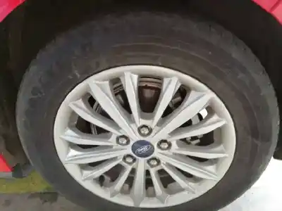 Vehicul casat ford focus titanium al anului 2020 alimentat ztda