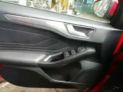 Vehicul casat ford focus titanium al anului 2020 alimentat ztda