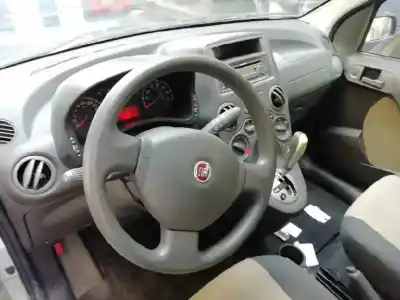 Veicolo di demolizione fiat panda (169) 1.2 8v dynamic dell'anno 2008 alimentato 188a4000