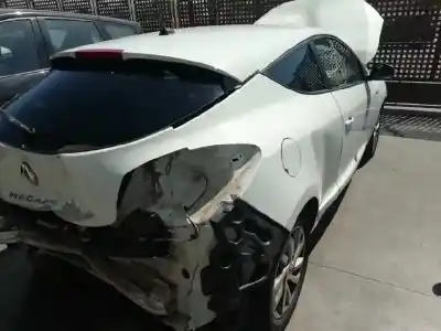 Vehicul casat renault megane iii coupe limited al anului 2016 alimentat h5f