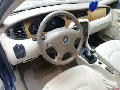 Scrapping Vehicle jaguar x-type i (x400) 2.5 v6 a las 4 ruedas of the year 2002 powered xb