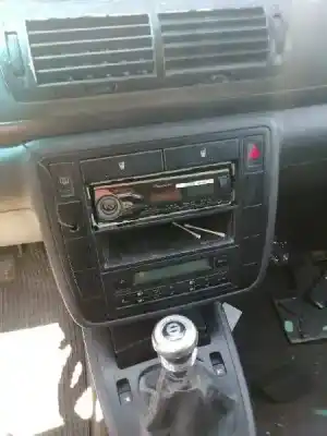 Veículo de Sucata seat alhambra (7v9) 1.9 tdi do ano 2004 alimentado auy