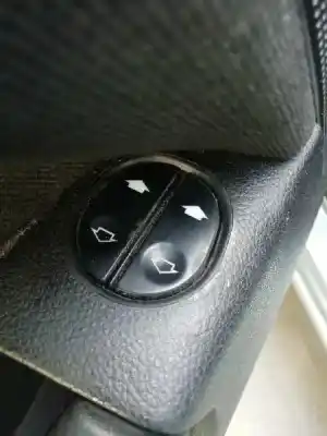 Véhicule à la ferraille ford fiesta (cbk) 1.4 tdci cat de l'année 2004 alimenté f6ja