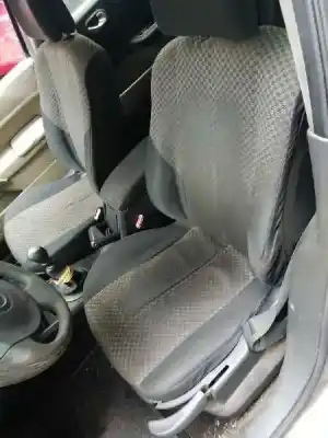 Здавання транспортного засобу renault megane ii familiar authentique confort року 2004 потужний f9q b8