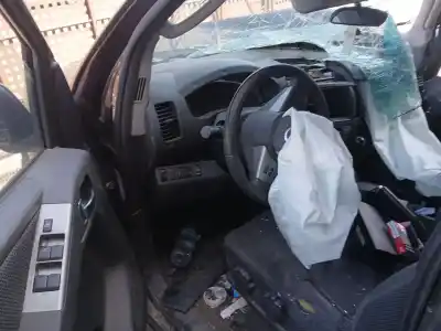 Veículo de Sucata nissan np300 navara (d40) 2.5 dci 4wd do ano 2006 alimentado yd25