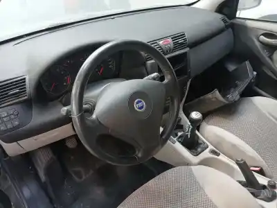 Scrapping Vehicle fiat stilo (192_) 1.6 16v (192_xb1a) of the year 2004 powered 182 b6.000