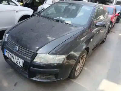 Scrapping Vehicle fiat stilo (192_) 1.6 16v (192_xb1a) of the year 2004 powered 182 b6.000