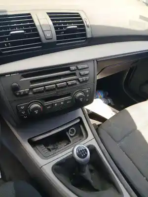 Veículo de Sucata bmw 1 (e87) 116 i do ano 2006 alimentado n45 b16 a