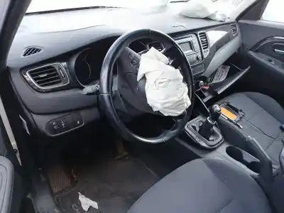 Véhicule à la ferraille kia carens iv 1.7 crdi de l'année 2013 alimenté d4fd