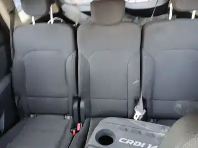 Véhicule à la ferraille kia carens iv 1.7 crdi de l'année 2013 alimenté d4fd