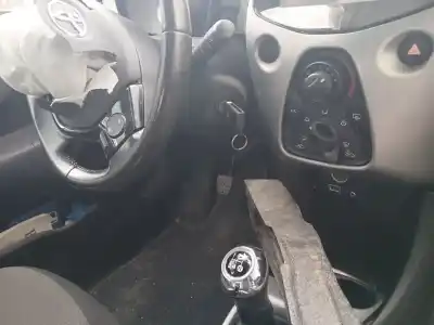 Veículo de Sucata toyota aygo (_b4_) 1.0 (kgb40) do ano 2017 alimentado 1kr