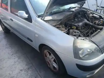 Veicolo di demolizione renault clio ii (bb_, cb_) 1.5 dci dell'anno 2004 alimentato k9k 712