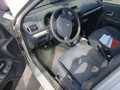 Veicolo di demolizione renault clio ii (bb_, cb_) 1.5 dci dell'anno 2004 alimentato k9k 712