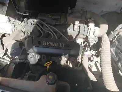 Veicolo di demolizione renault clio ii (bb_, cb_) 1.2 (bb0a, bb0f, bb10, bb1k, bb28, bb2d, bb2h, cb0a,... dell'anno 2001 alimentato d7f g7