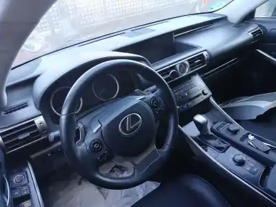 Veículo de Sucata lexus is iii (_e3_) 300h (ave30_) do ano 2014 alimentado 2ar