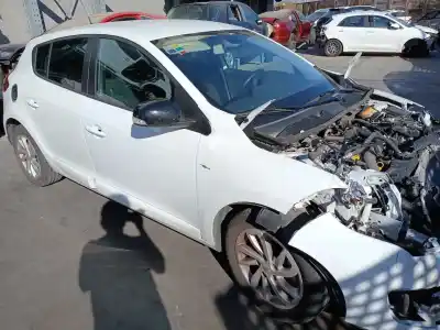 Здавання транспортного засобу renault megane iii fastback (bz0/1_, b3_) 1.2 tce (bz2b, bz11) року 2014 потужний h5fa4