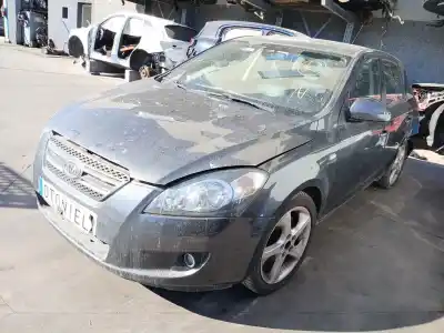 Veículo de Sucata kia cee'd fastback (ed) 2.0 crdi 140 do ano 2010 alimentado d4ea