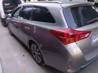 Scrapping Vehicle toyota auris ranchera familiar (_e18_) 1.8 hybrid (zwe186_) of the year 2014 powered 2zr