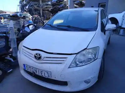 Veículo de Sucata TOYOTA AURIS (_E15_) 1.4 D-4D (NDE150_) do ano 2013 alimentado 1ND-TV