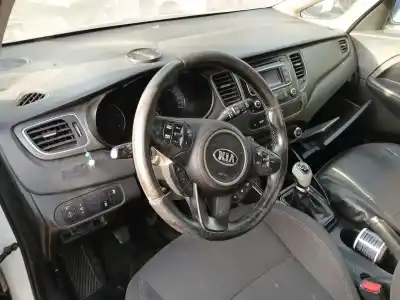 Véhicule à la ferraille kia carens iv 1.7 crdi de l'année 2017 alimenté d4fd