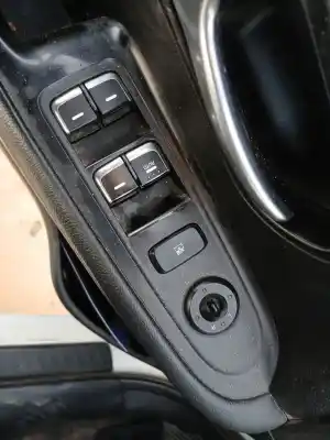 Véhicule à la ferraille kia carens iv 1.7 crdi de l'année 2017 alimenté d4fd