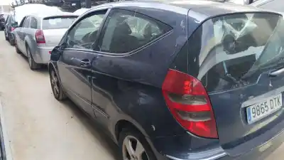 Veicolo di demolizione MERCEDES-BENZ CLASE A (W169) A 150 (169.031, 169.331) dell'anno 2005 alimentato M 266.920