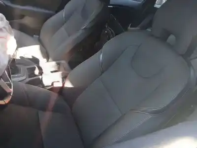 Veículo de Sucata volvo v40 fastback (525) d2 do ano 2015 alimentado d 4204 t13,d 4204 t8