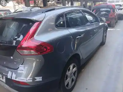 Veículo de Sucata volvo v40 fastback (525) d2 do ano 2015 alimentado d 4204 t13,d 4204 t8