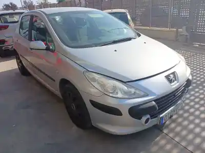 Vehicul casat PEUGEOT 307 (3A/C)  al anului 2006 alimentat NFU
