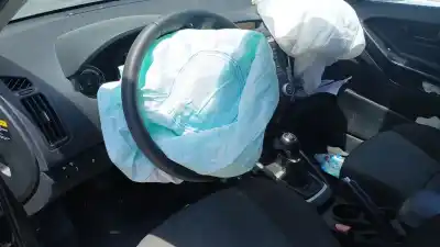 Veicolo di demolizione kia cee'd fastback (ed) 1.4 dell'anno 2012 alimentato g4fa