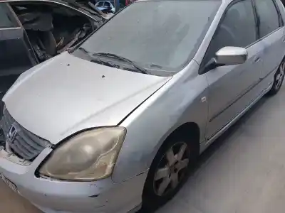 Verschrottungsfahrzeug HONDA CIVIC VII HATCHBACK (EU, EP, EV)  des Jahres 2004 angetrieben D16V1,D16W7