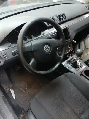 Sloopvoertuig volkswagen passat b6 (3c2) 1.9 tdi van het jaar 2007 aangedreven bxe