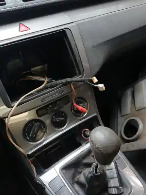 Sloopvoertuig volkswagen passat b6 (3c2) 1.9 tdi van het jaar 2007 aangedreven bxe