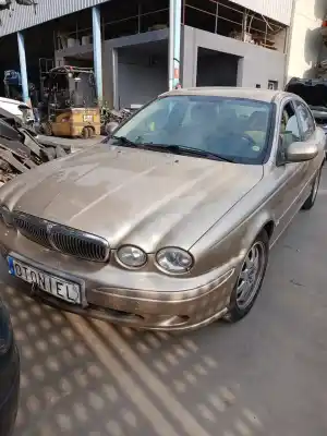 Vehículo de desguace JAGUAR X-TYPE I (X400)  del año 2004 con motor 6B